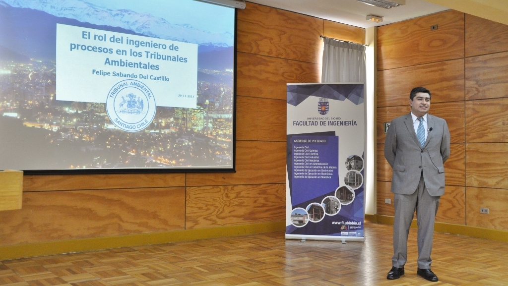 Ministro Sabando participó en ciclo de charlas organizadas por la Escuela de Ingeniería Civil Química de la Universidad del Biobío