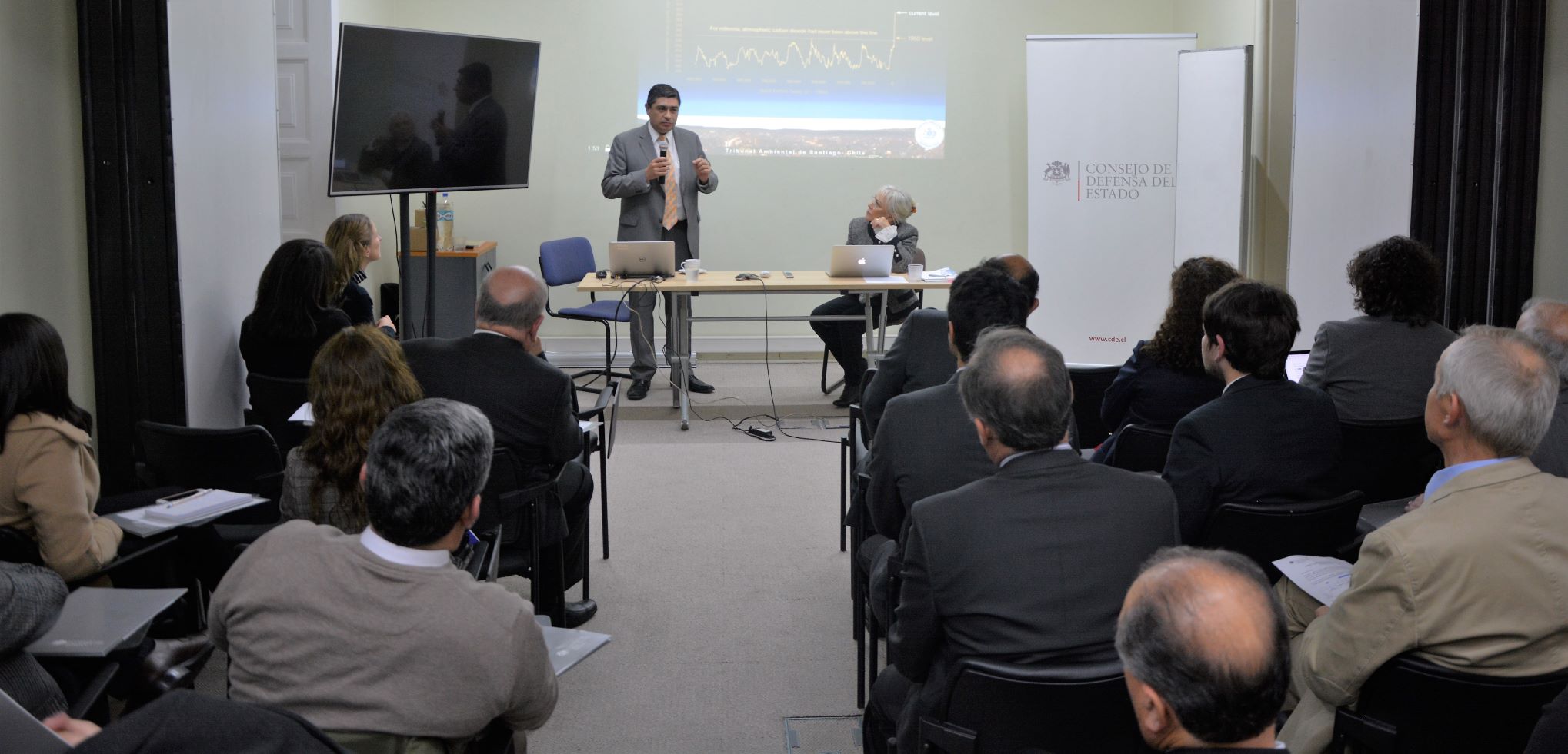 Ministro Felipe Sabando expuso en seminario organizado por el Consejo de Defensa del Estado
