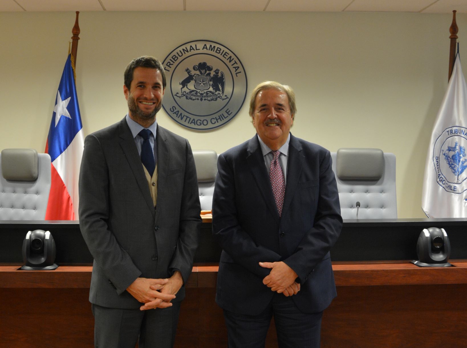 Magistrado del Tribunal Supremo de España, Rafael Fernández, visitó dependencias del Tribunal Ambiental de Santiago para reunirse con ministro Alejandro Ruiz