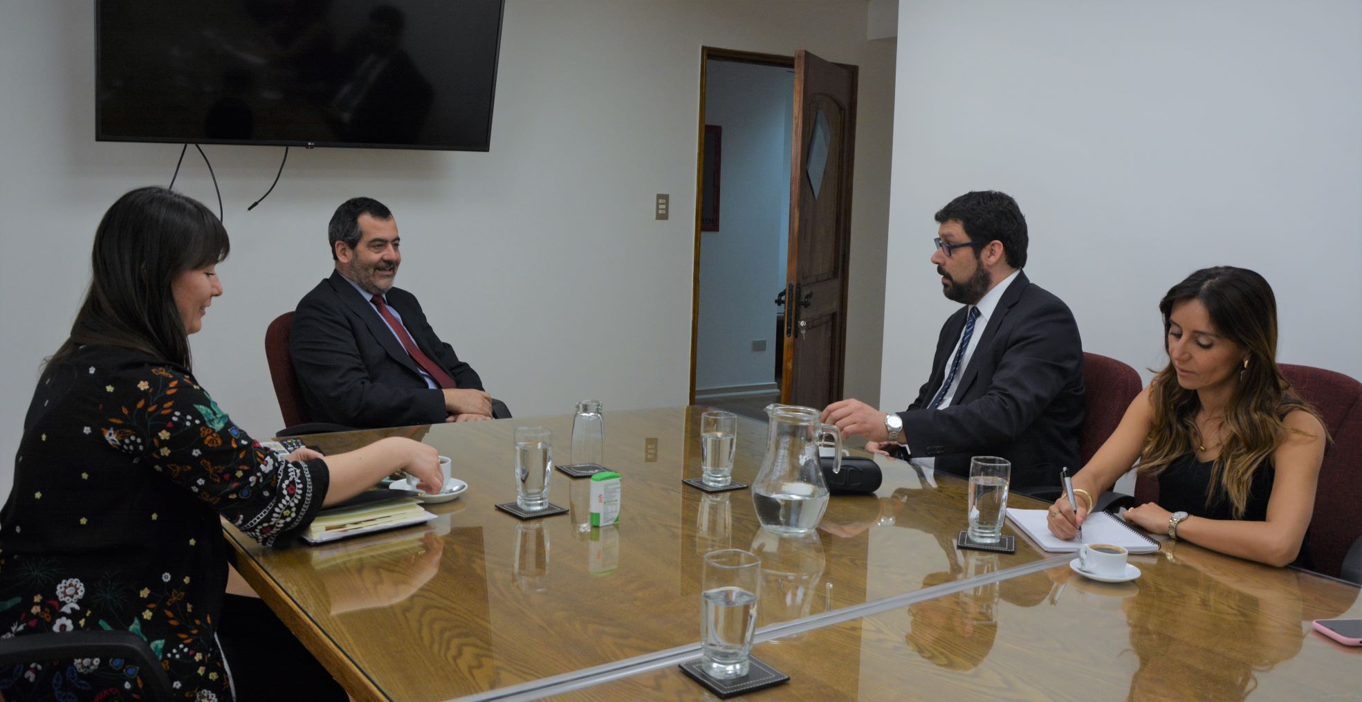 Tribunal Ambiental de Santiago explora nuevas áreas de cooperación con la Academia Judicial de Chile