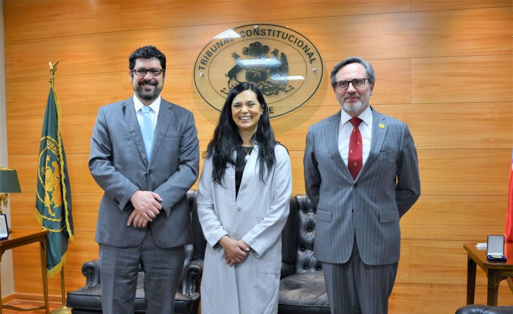 Ministro presidente (s) entregó saludo protocolar a la ministra presidenta del Tribunal Constitucional