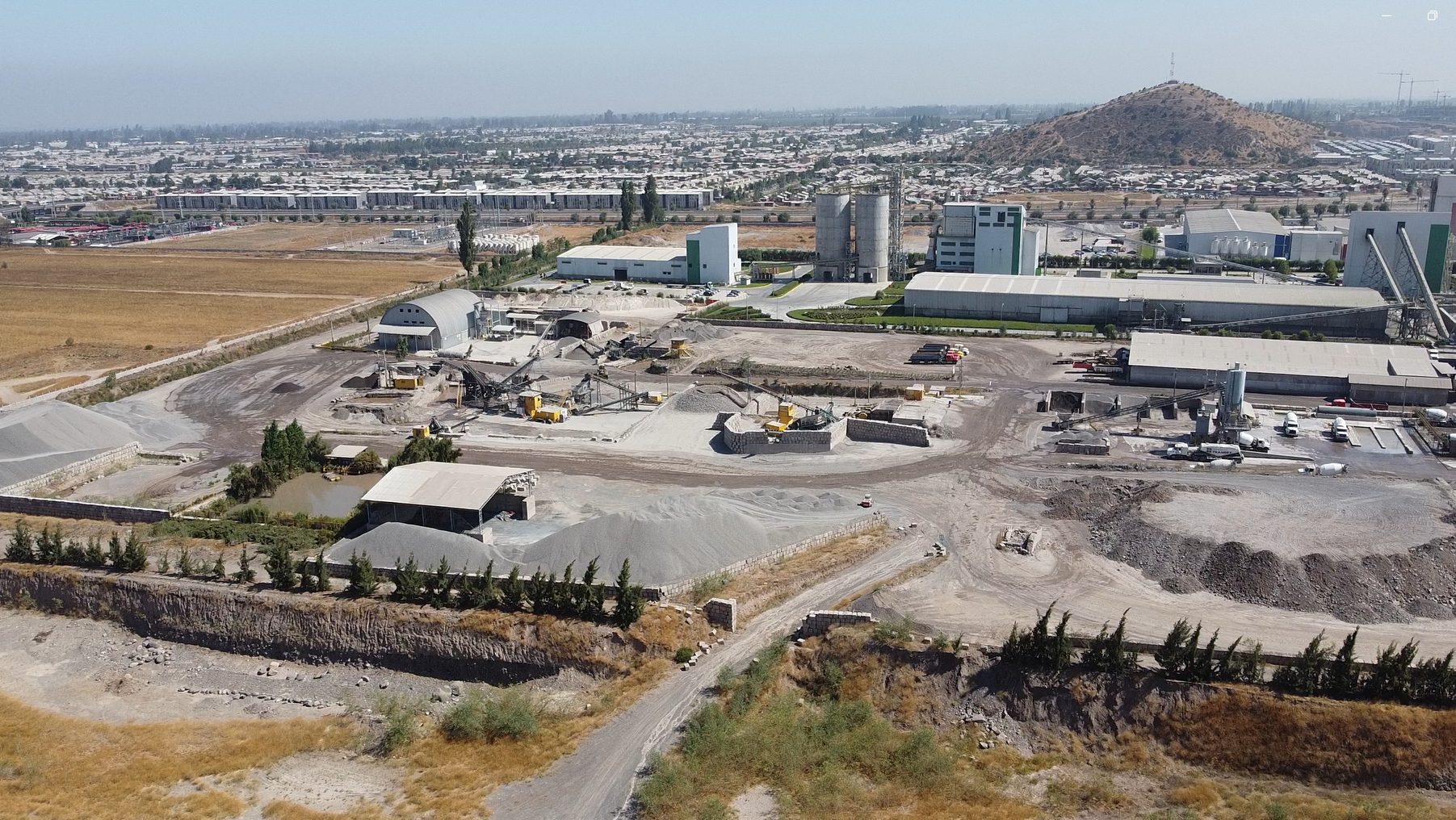 Segundo Tribunal Ambiental realizó inspección en planta de extracción y procesamiento de áridos ubicada en Puente Alto
